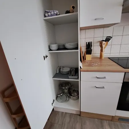 Mit 2 - 3 Zimmern Apartment